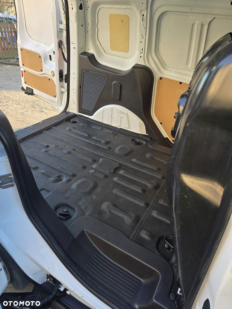 Ford Transit Connect - 13