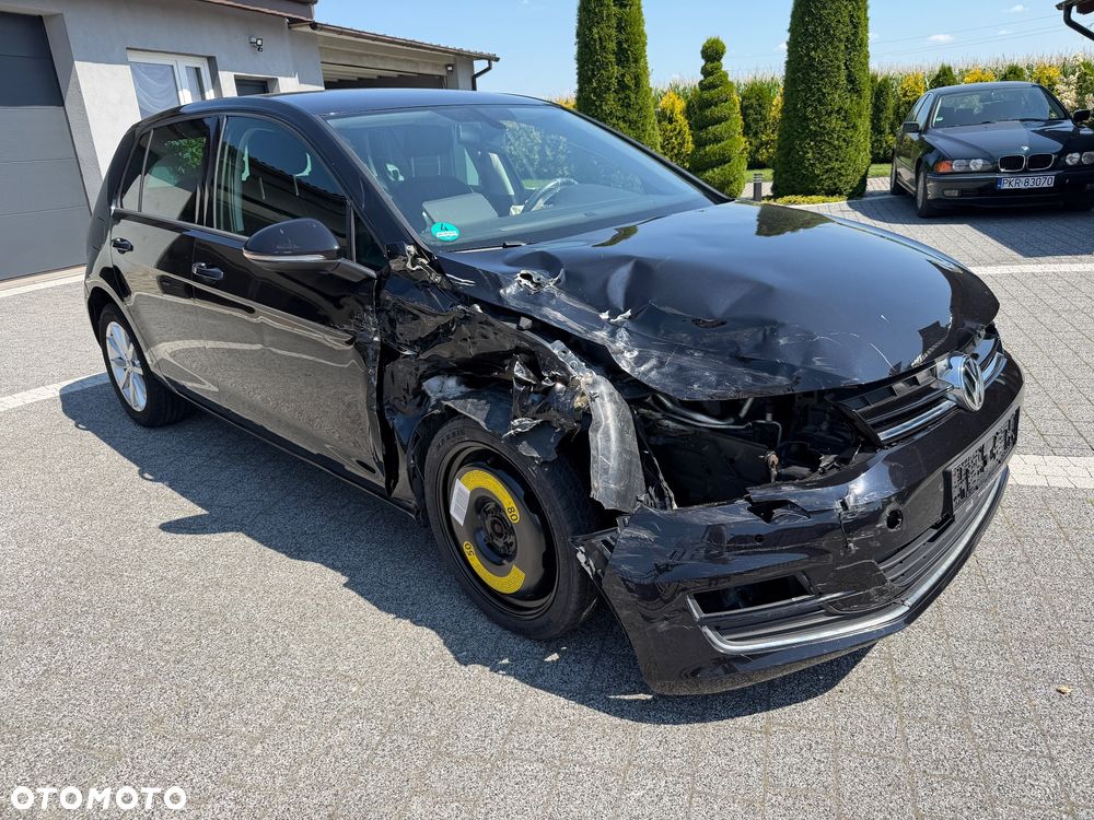 Volkswagen Golf - 6