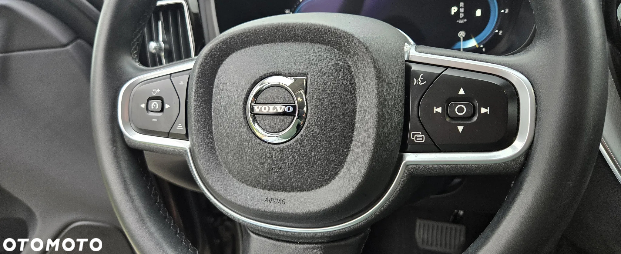Volvo XC 60 B4 D Geartronic Momentum Pro - 23