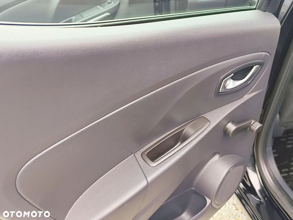 Renault Clio 1.2 16V 75 LIMITED - 29