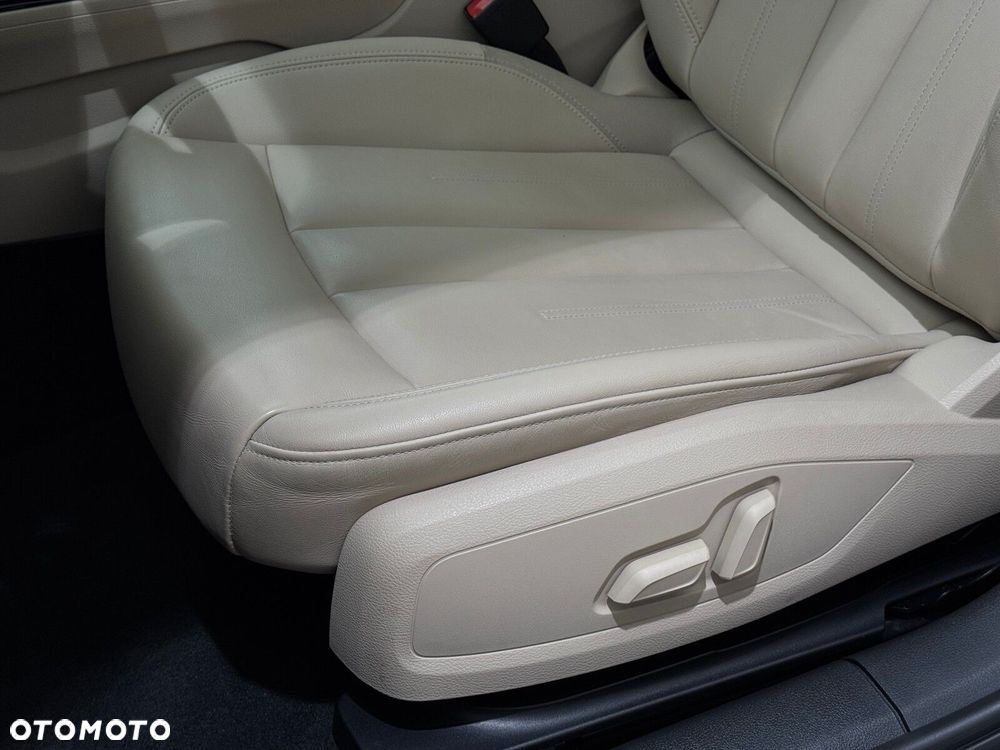 Audi A4 Limousine - 11