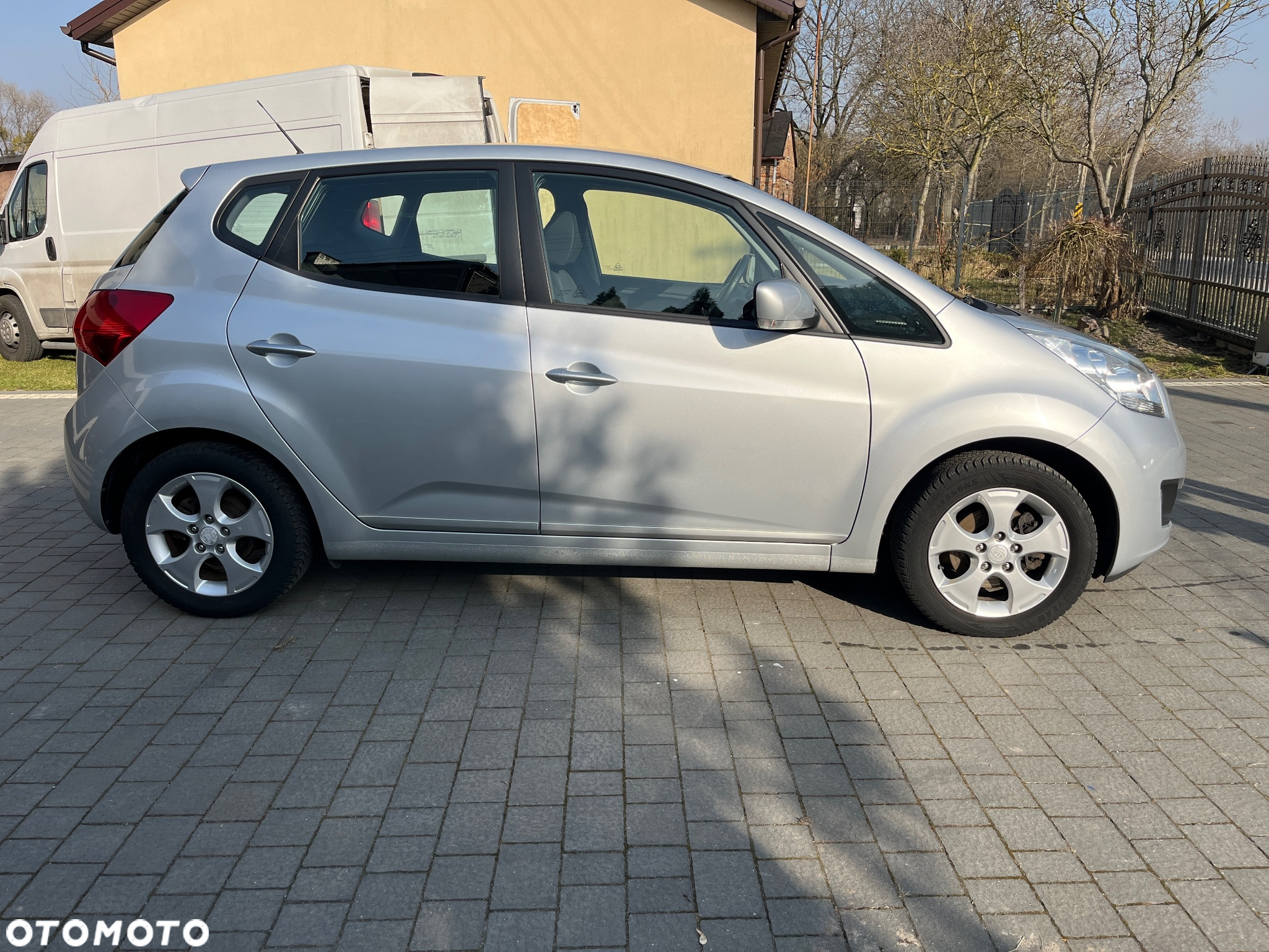 Kia Venga 1.6 L - 6