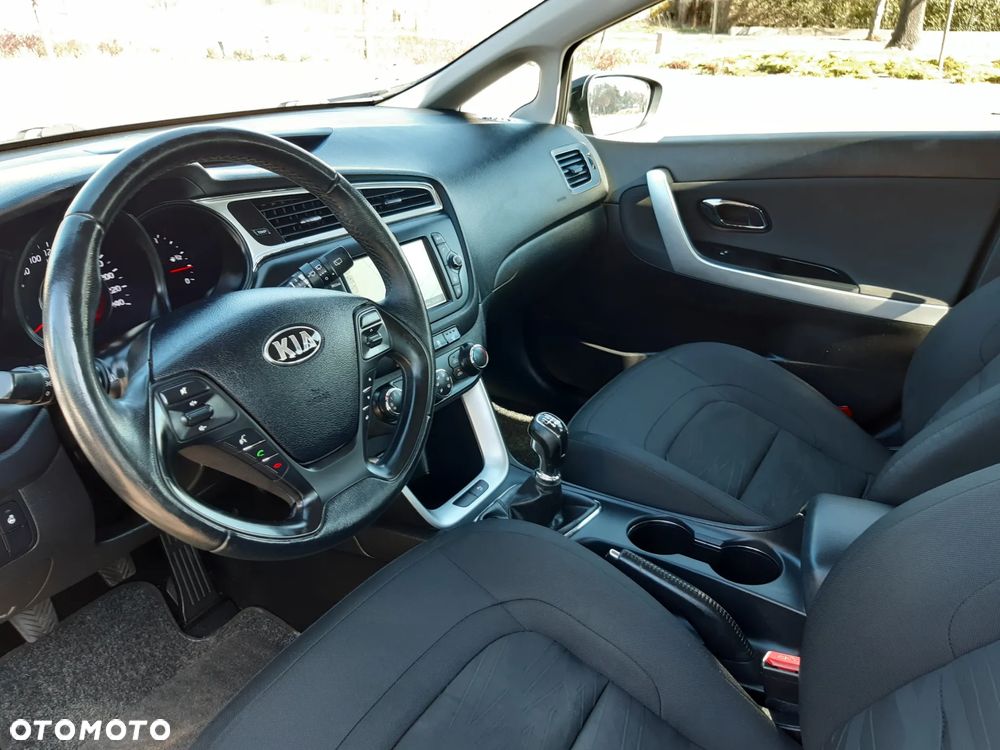 Kia Ceed - 8