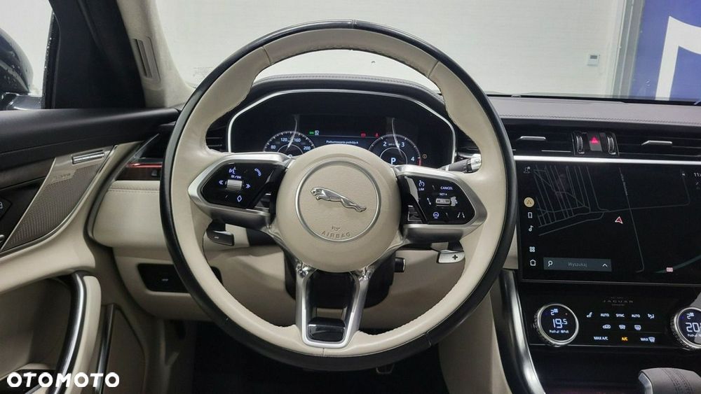 Jaguar XF - 14