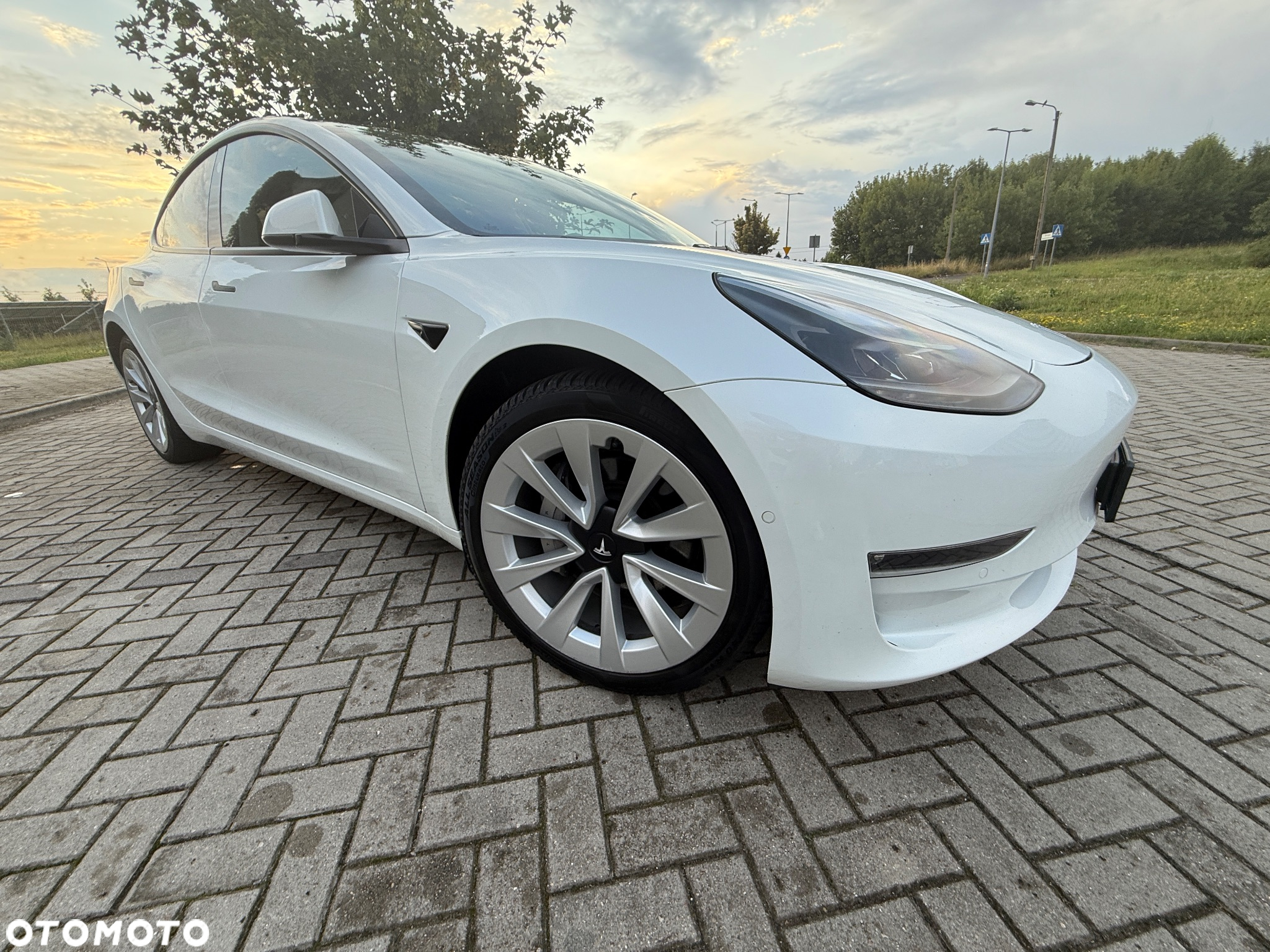 Tesla Model 3 - 14