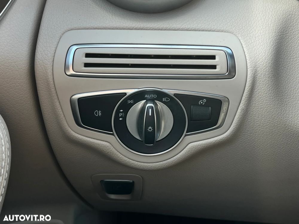 Mercedes-Benz GLC 300 4MATIC - 22