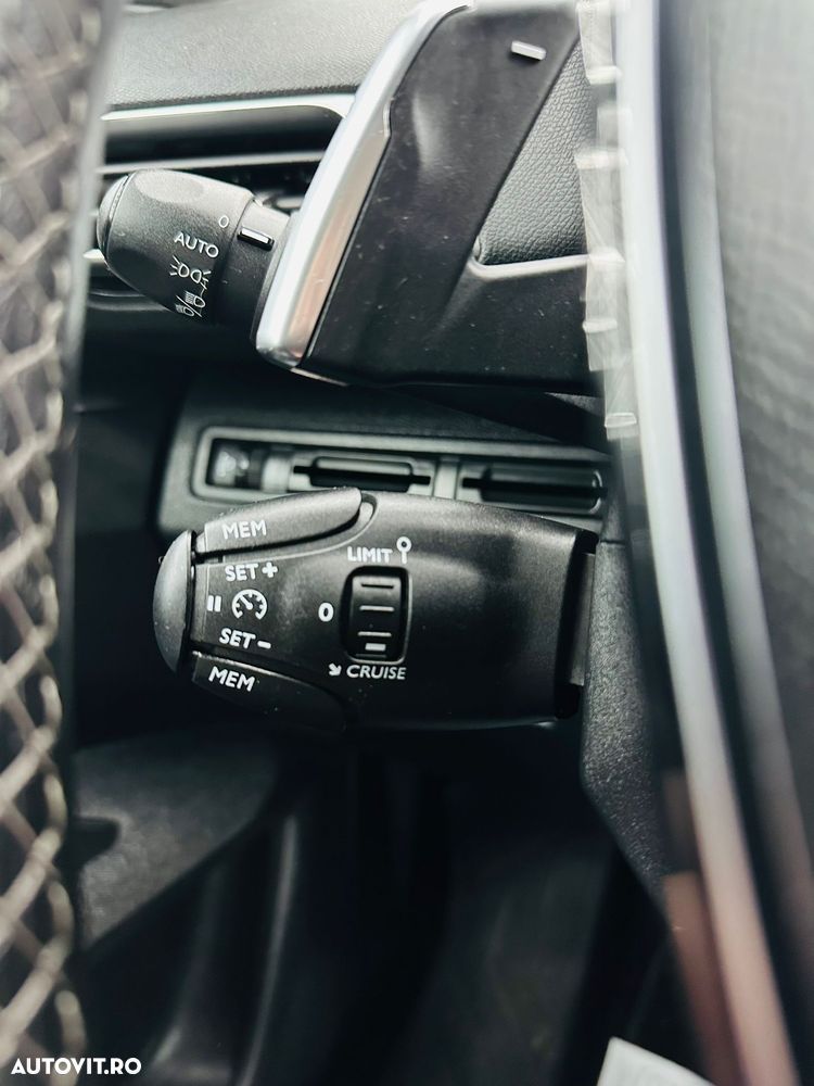 Peugeot 3008 PureTech 130 Stop & Start EAT6 Allure - 28