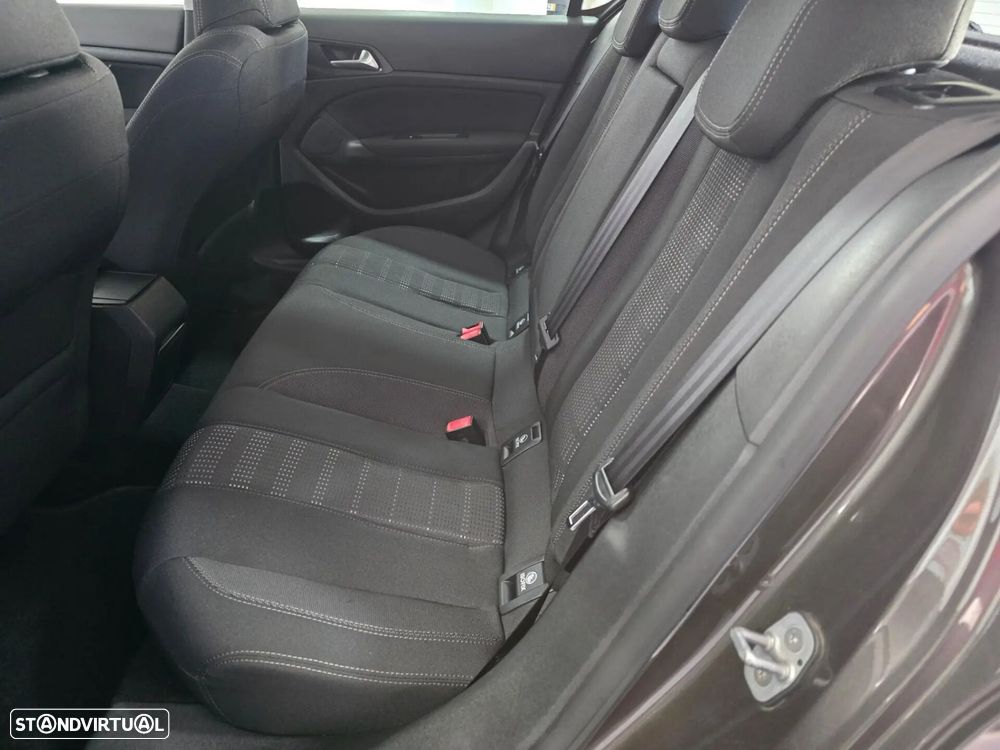 Peugeot 308 1.2 PureTech Allure Pack - 18