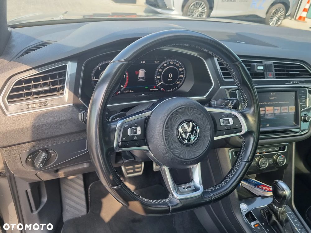 Volkswagen Tiguan 2.0 TDI SCR 4MotION DSG R-Line - 24