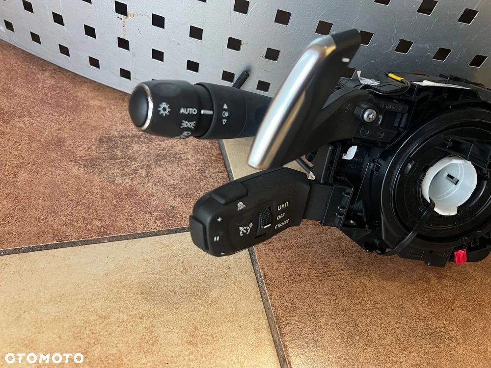 PRZEŁĄCZNIK ZESPOLONY ŚWIATEŁ WYCIERACZEK ROGI TAŚMA CITROEN C3 DS3 CROSSBACK 96756731ZD ORYGINAŁ SUPER STAN - 2