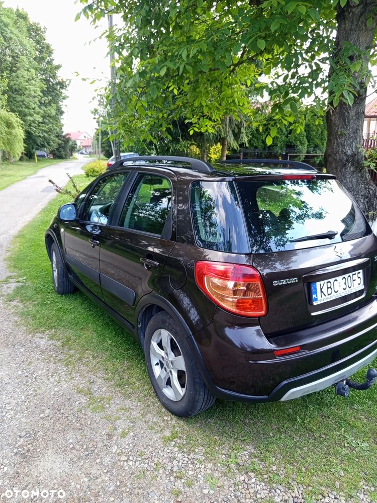 Suzuki SX4 1.6 Comfort 4WD - 2