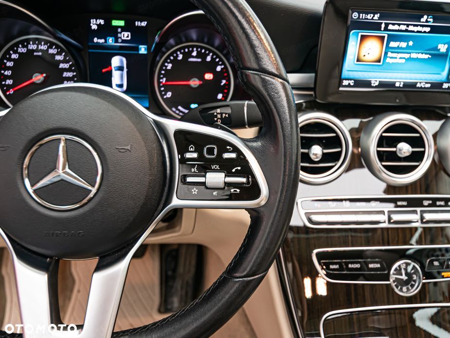 Mercedes-Benz Klasa C 300 9G-TRONIC - 18