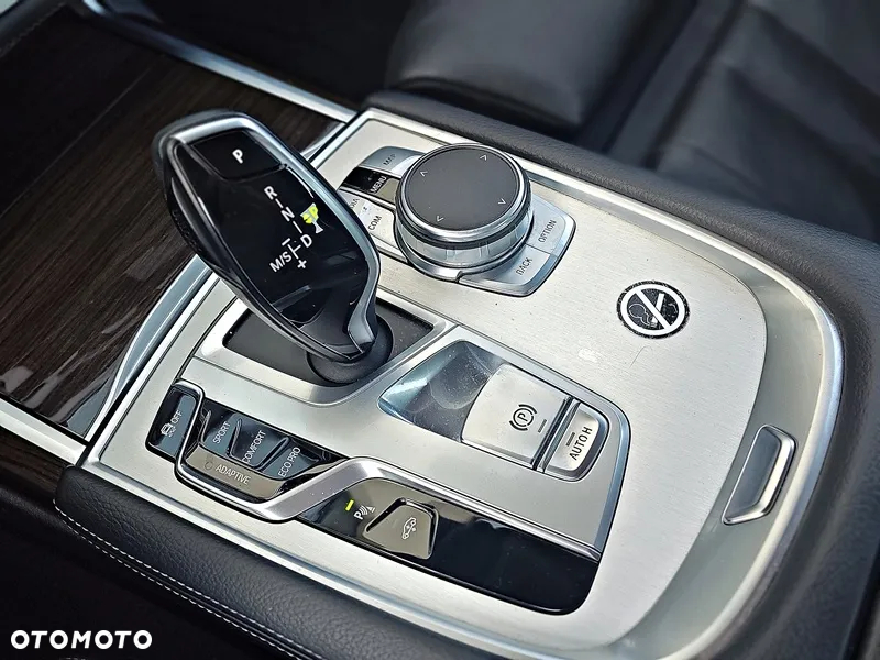 BMW Seria 7 730d xDrive - 23
