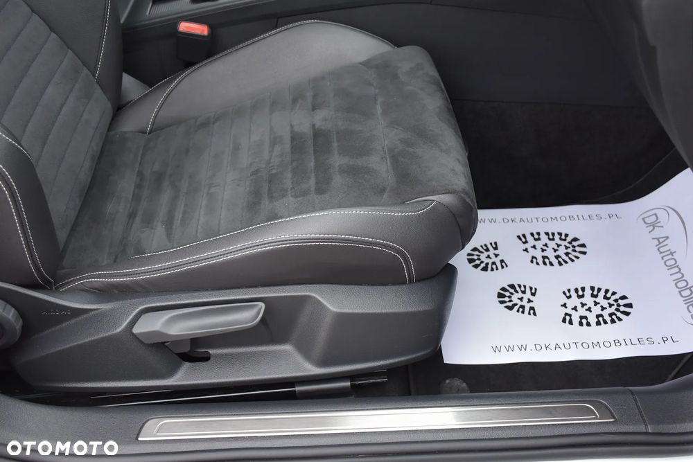 Volkswagen Passat 2.0 TDI SCR DSG 4Motion Elegance - 26