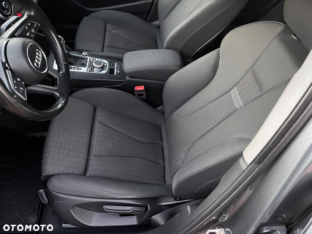Audi A3 Sportback 1.6 TDI S tronic - 25