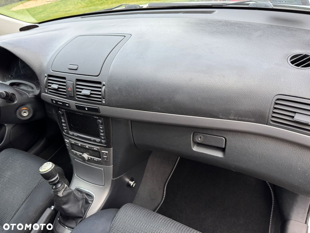 Toyota Avensis 2.0 D-4D Sol plus+NAVI - 20