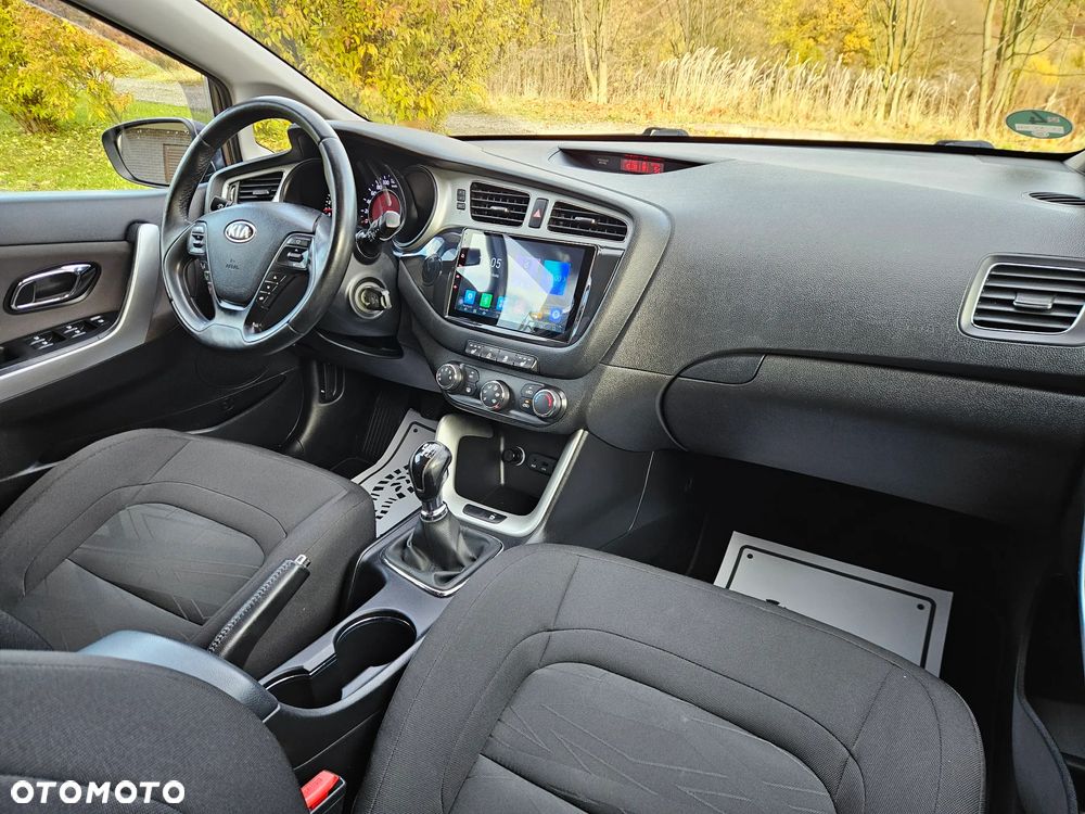 Kia Ceed 1.6 GDI Fifa World Cup Edition - 14