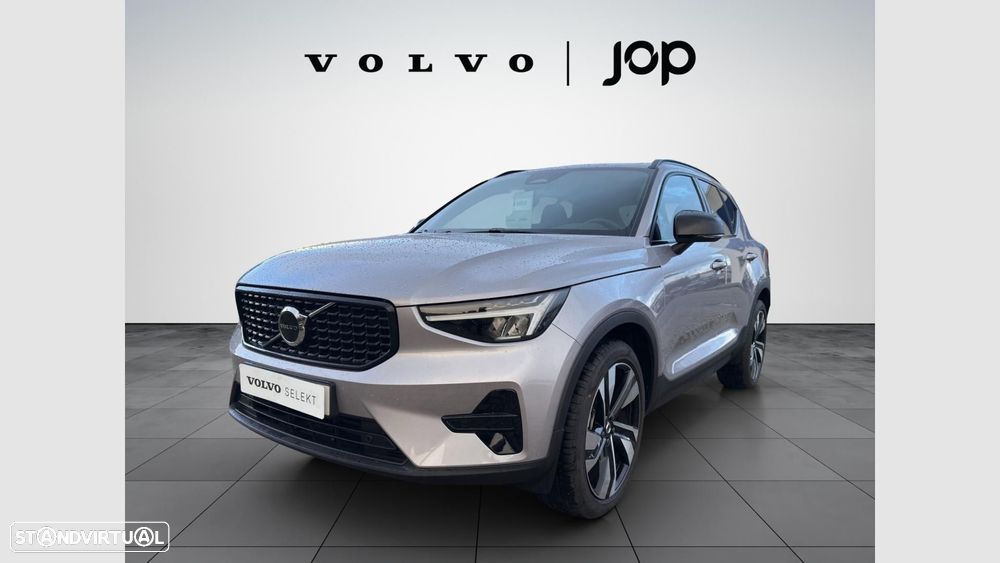 Volvo XC 40 2.0 B3 Plus Dark - 1