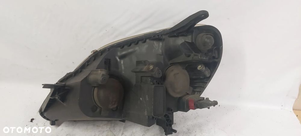 .  PRZOD PRZEDNIA LAMPA PRAWA OPEL ZAFIRA B - 3