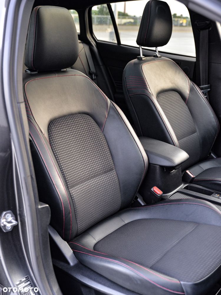 Ford Focus 1.5 EcoBoost ST-Line - 26