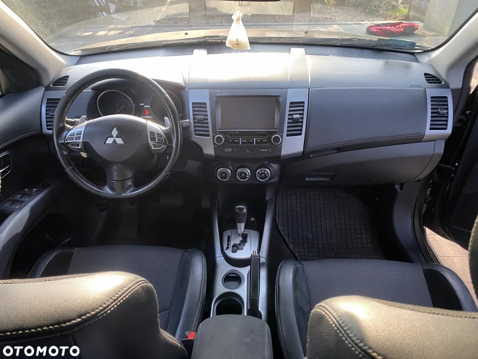 Mitsubishi Outlander - 9