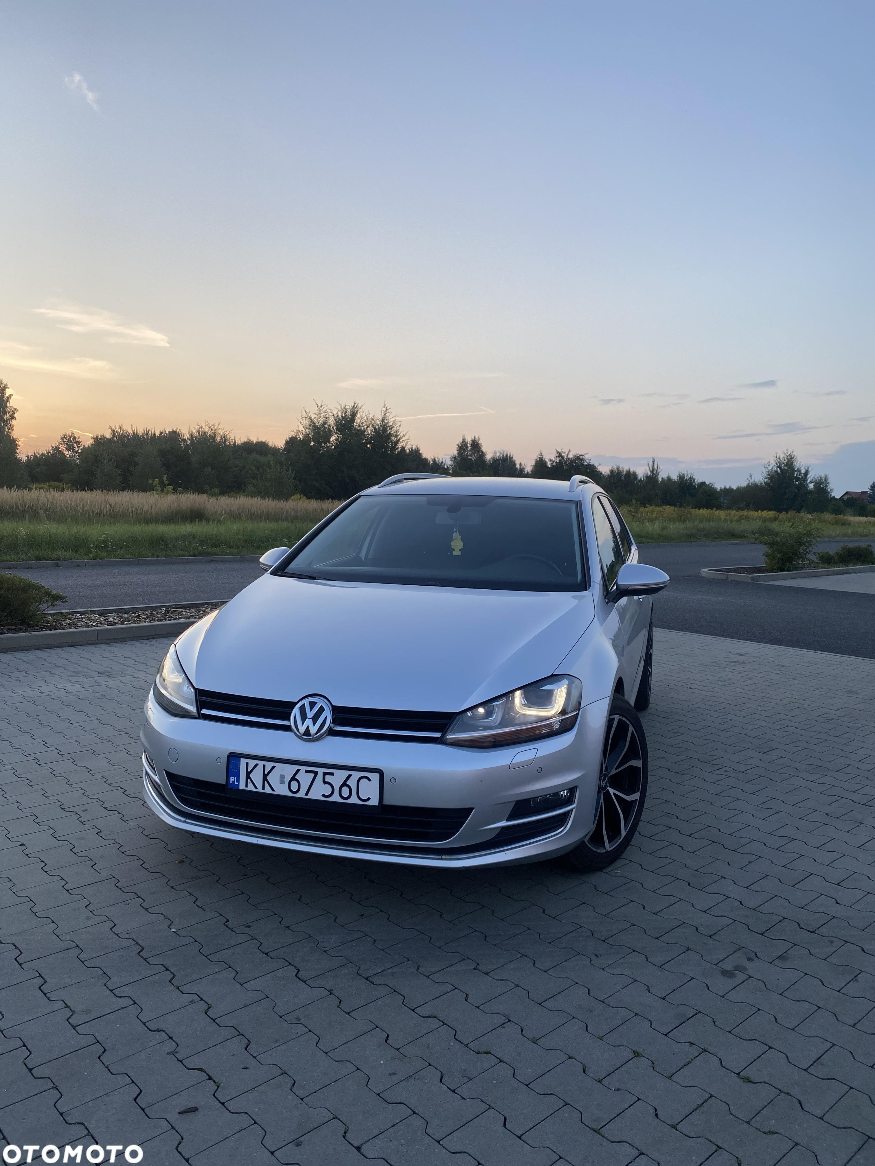 Volkswagen Golf - 2