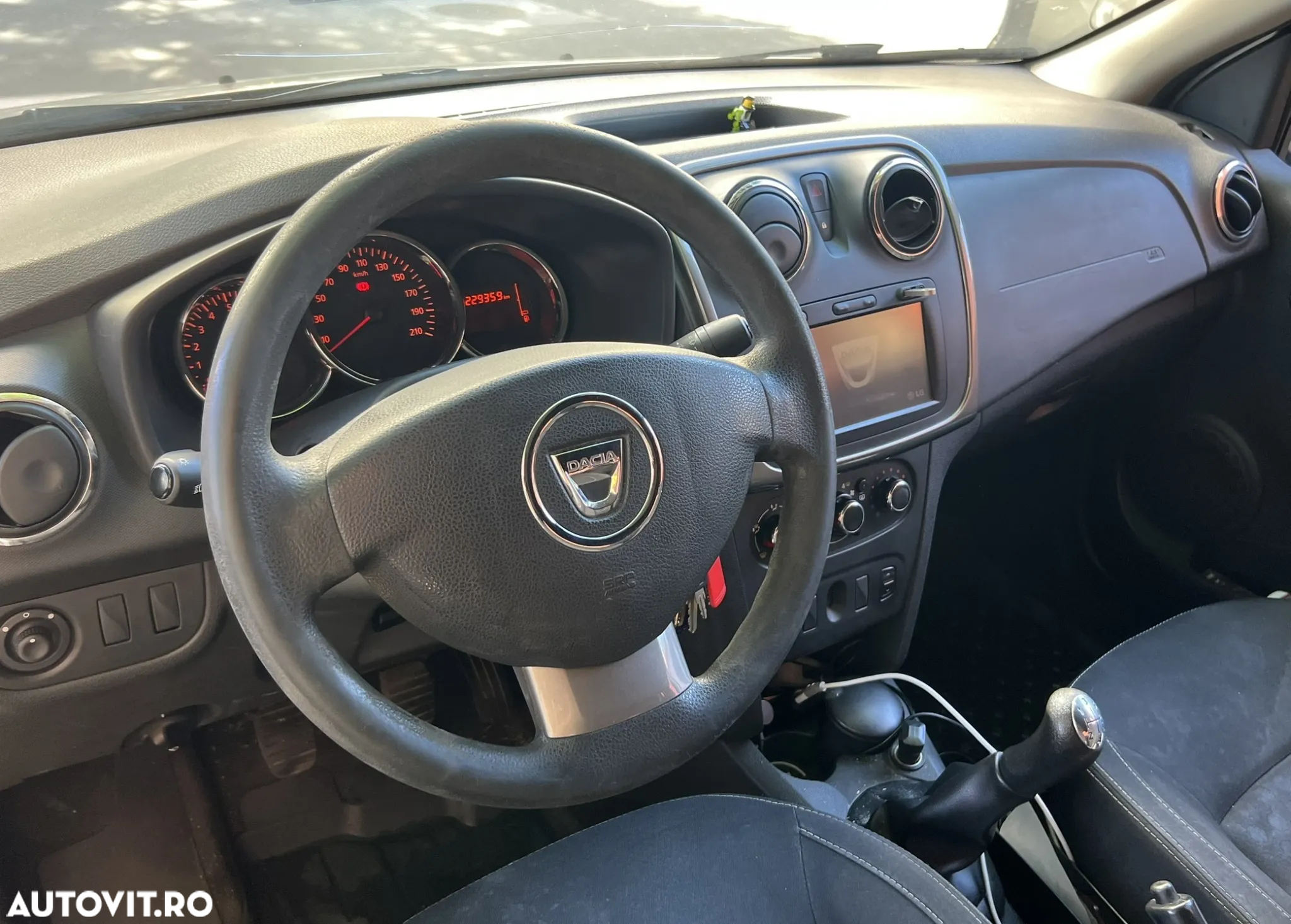 Dacia Logan 1.2 Laureate - 8