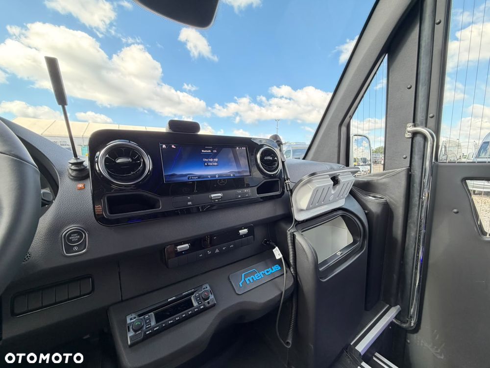 Mercedes-Benz Sprinter 519 - 18