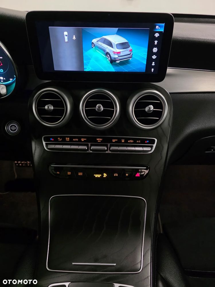 Mercedes-Benz GLC 300 de 4Matic 9G-TRONIC AMG Line Plus - 12