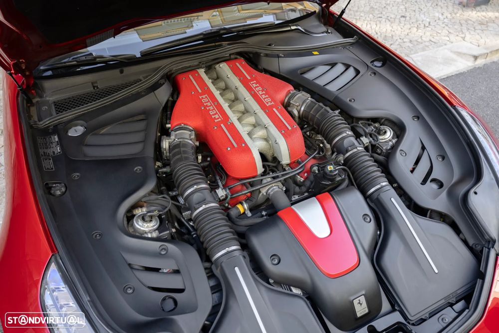 Ferrari FF 6.3 V12 - 6