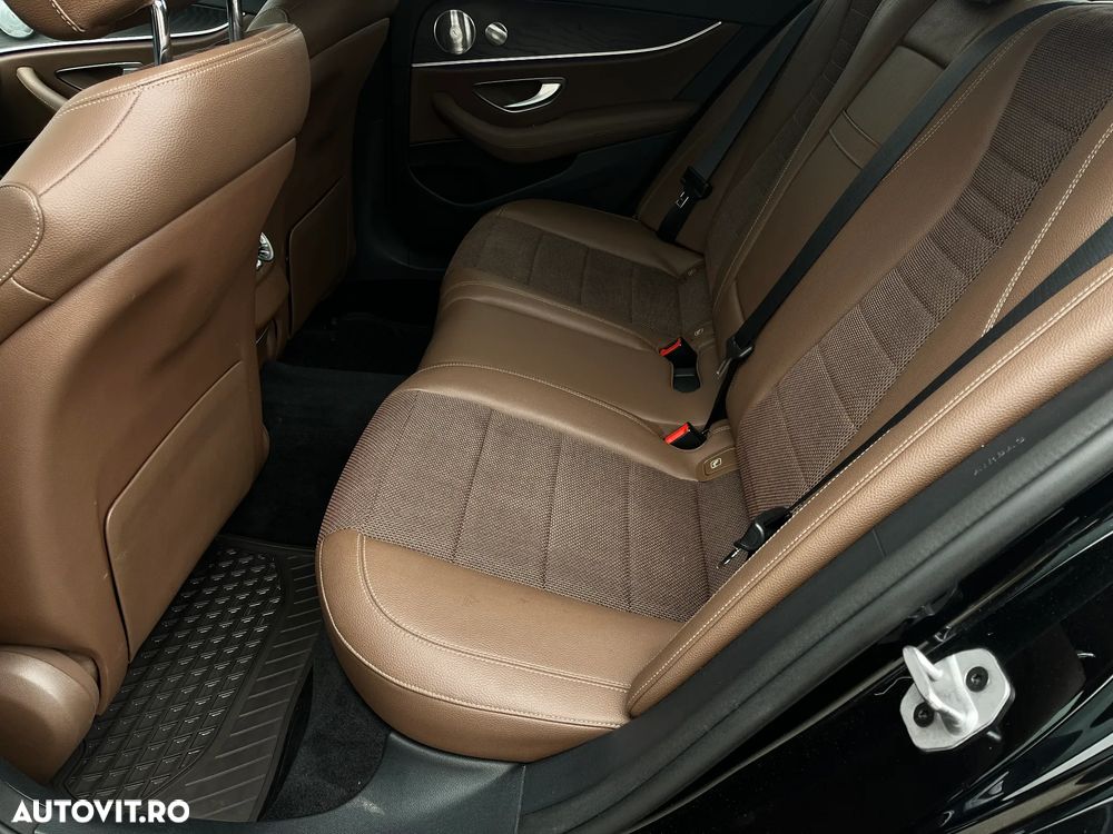 Mercedes-Benz E - 11