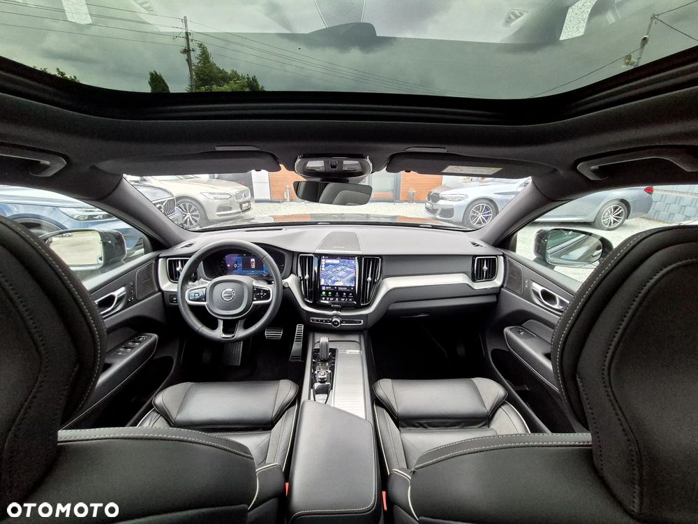 Volvo XC 60 T6 Plug-In Hybrid AWD Plus Dark - 7