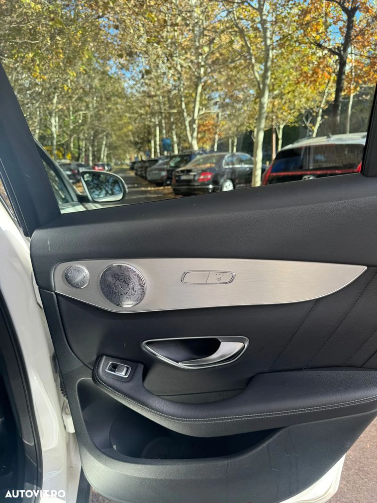 Mercedes-Benz GLC 250 d 4Matic 9G-TRONIC AMG Line - 24