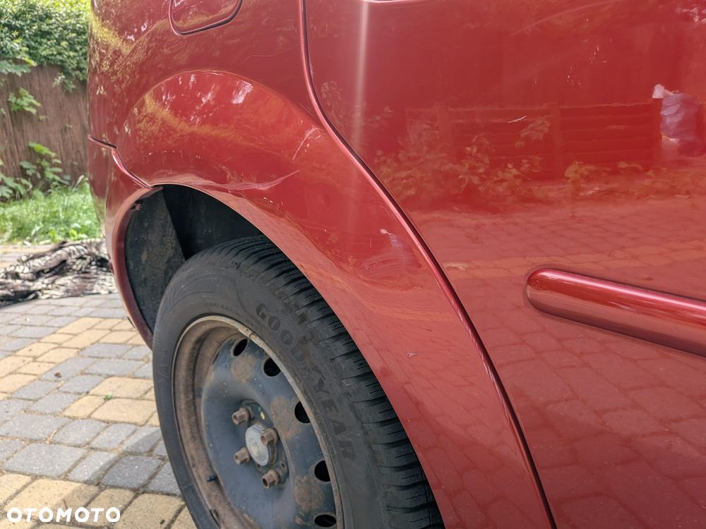 Dacia Logan 1.6 Laureate - 15