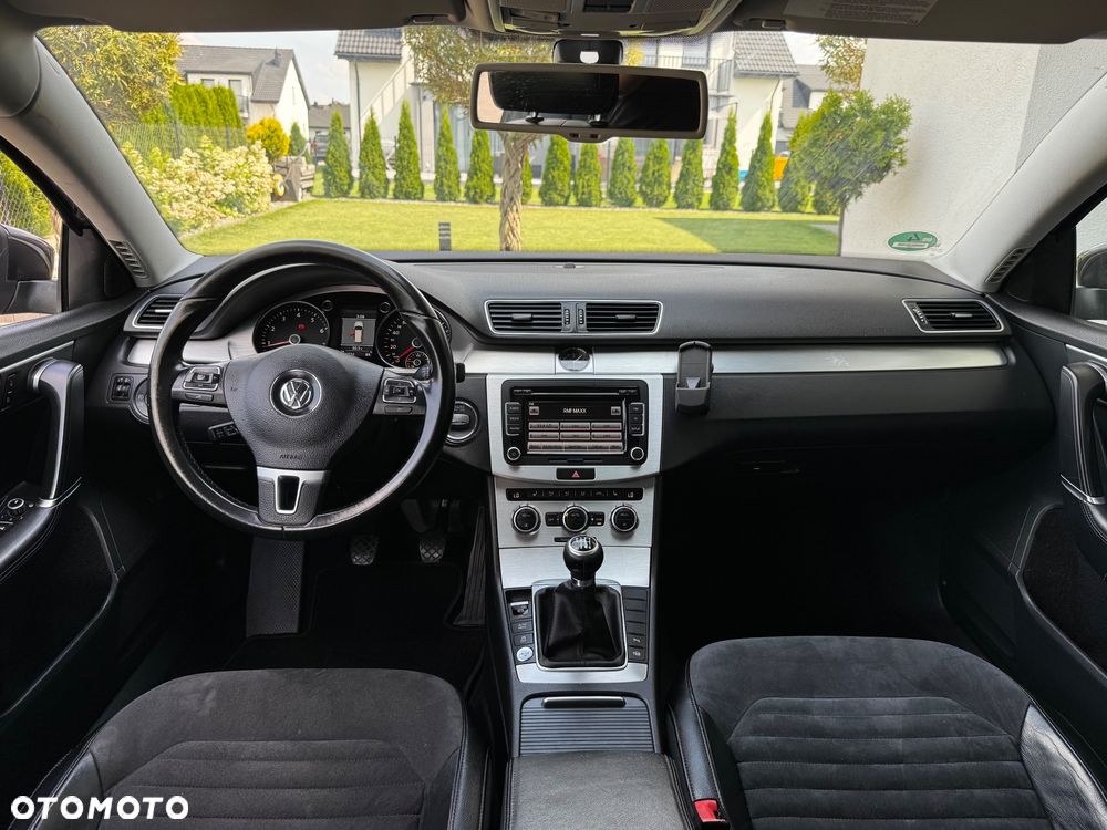 Volkswagen Passat - 23