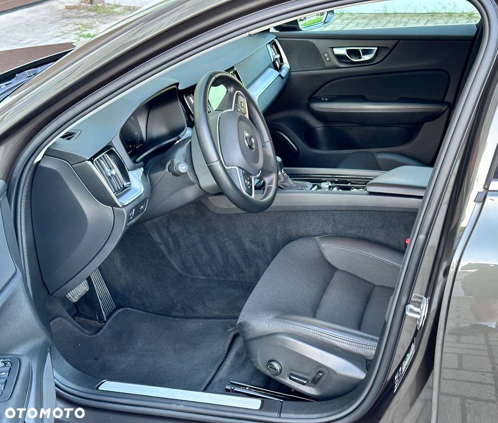 Volvo V60 D4 Geartronic Momentum Pro - 11