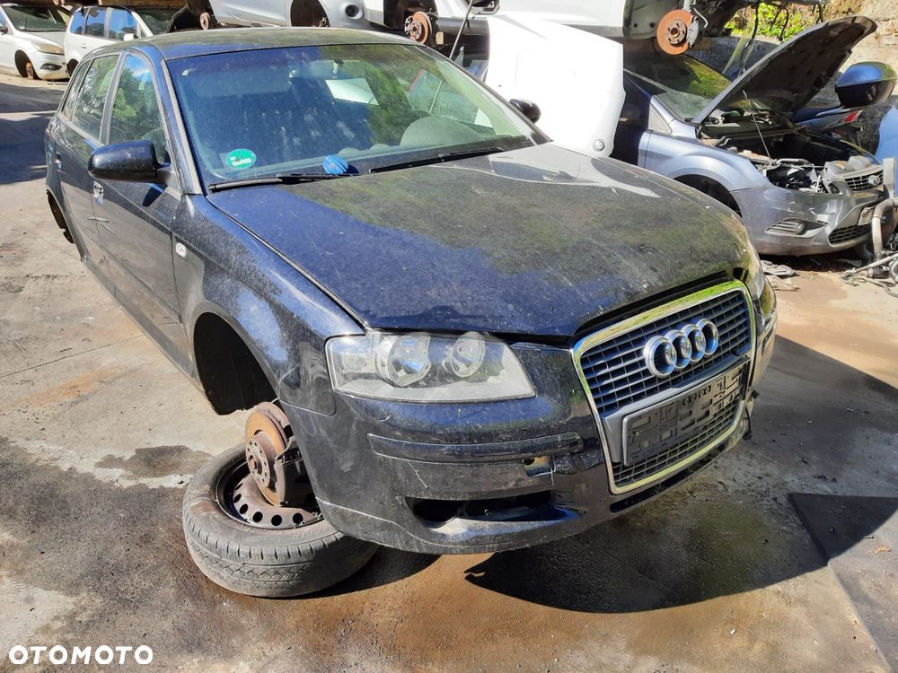 AUDI A3 8P LIFT MASKA POKRYWA SILNIKA LY9B - 2