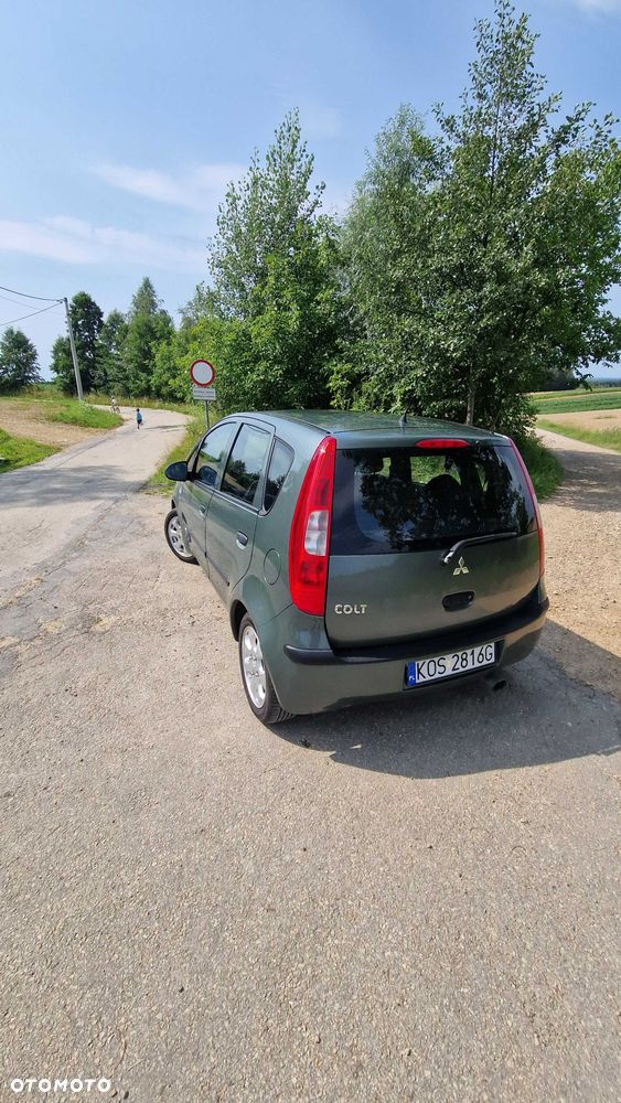 Mitsubishi Colt - 4