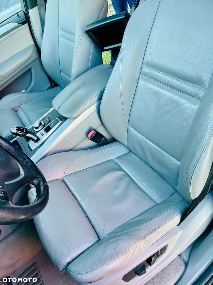 BMW X5 4.8i xDrive - 10