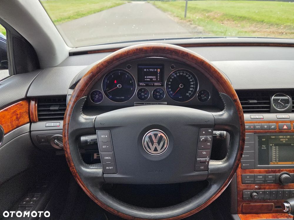 Volkswagen Phaeton 4.2 V8 4MOTION Automatik (5 Sitzer) - 17