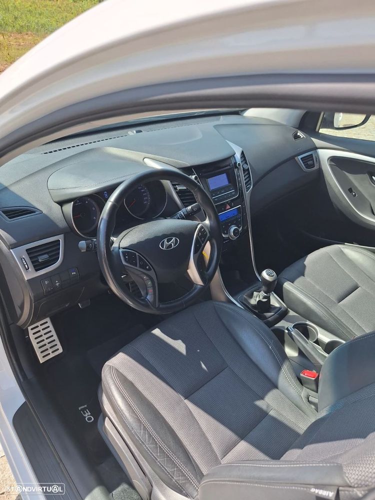 Hyundai i30 SW 1.6 CRDi Style J17 - 8