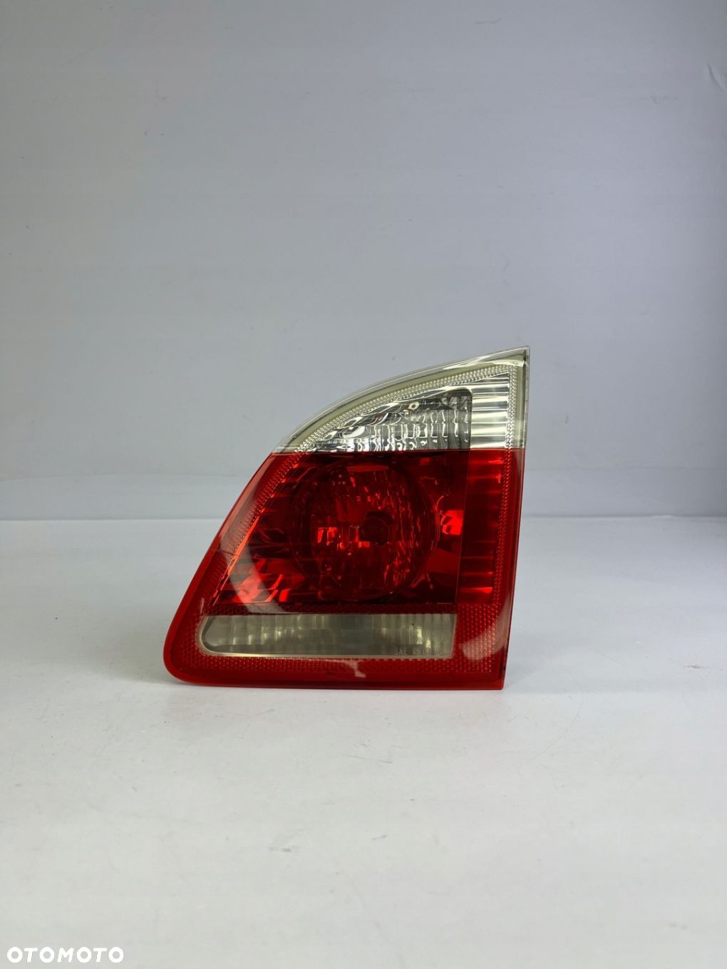 LAMPA PRAWY TYŁ W KLAPĘ BMW E61 LCI 6925894 - 1