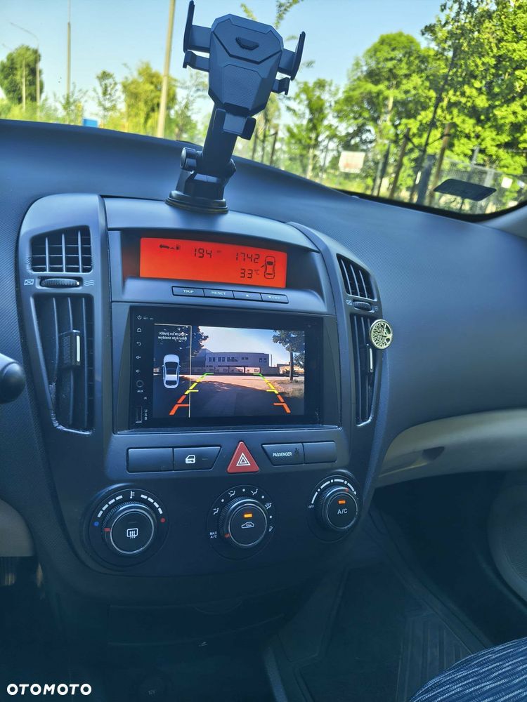 Kia Ceed - 22