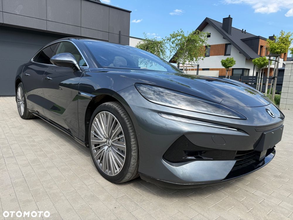 Denza Z9 - 3