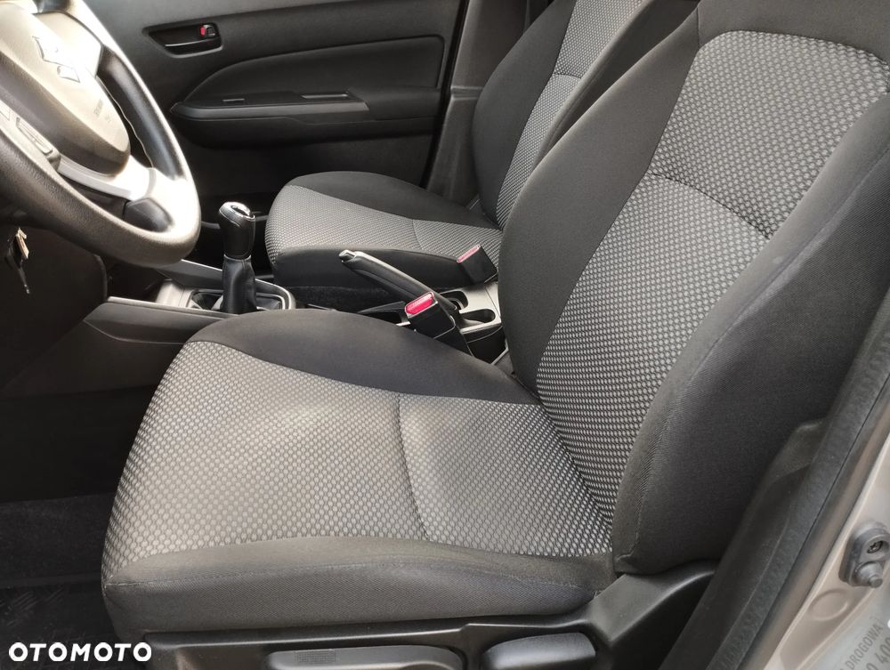 Suzuki Vitara 1.6 Comfort 2WD - 23