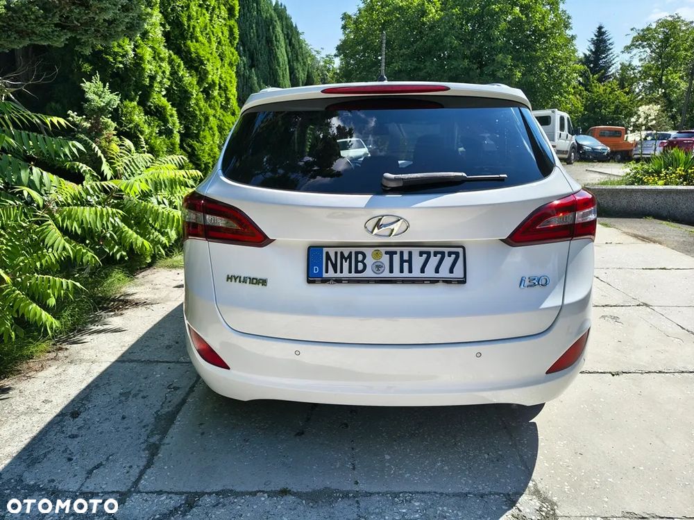 Hyundai i30 blue Kombi 1.4 Passion - 7
