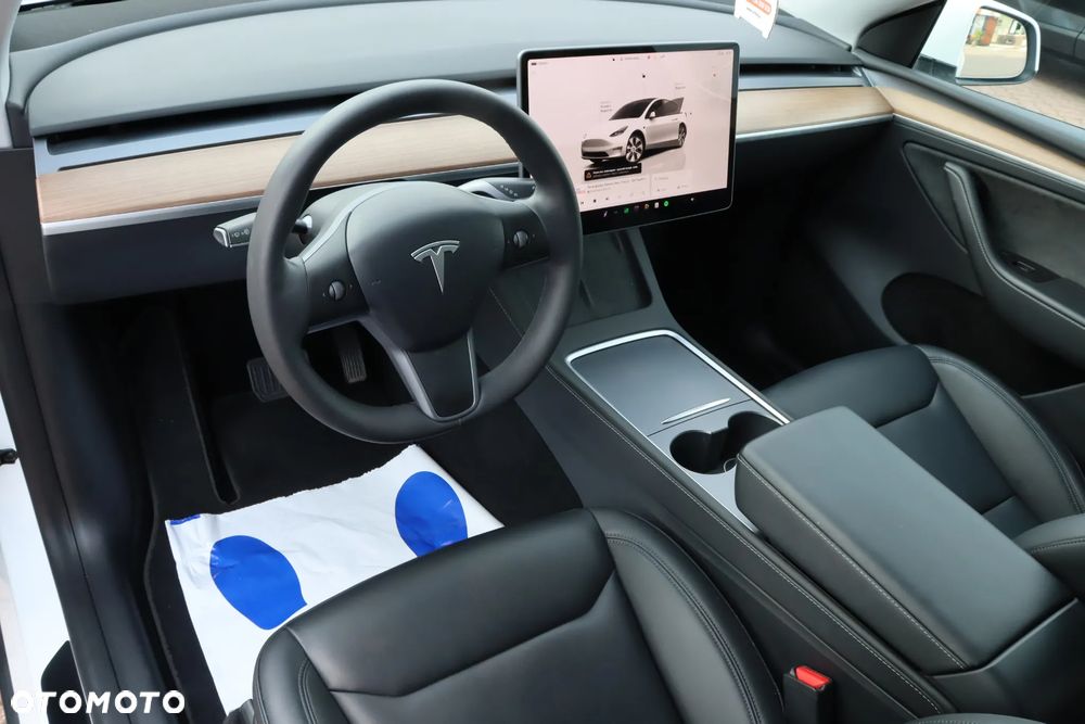 Tesla Y Long Range AWD - 21