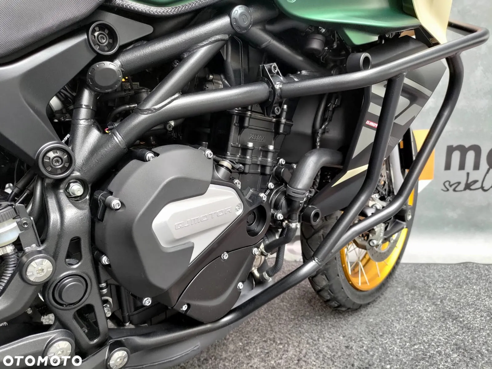 QJMOTOR SRT 800SX - 23