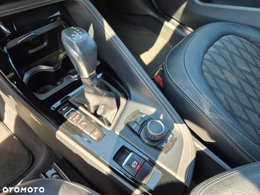BMW X1 xDrive20i GPF xLine - 13
