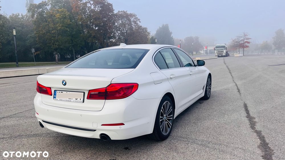 BMW Seria 5 518d - 17